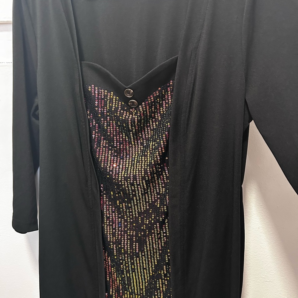 Elegant Black and gold Sequin Dress - Picture 10 of 16